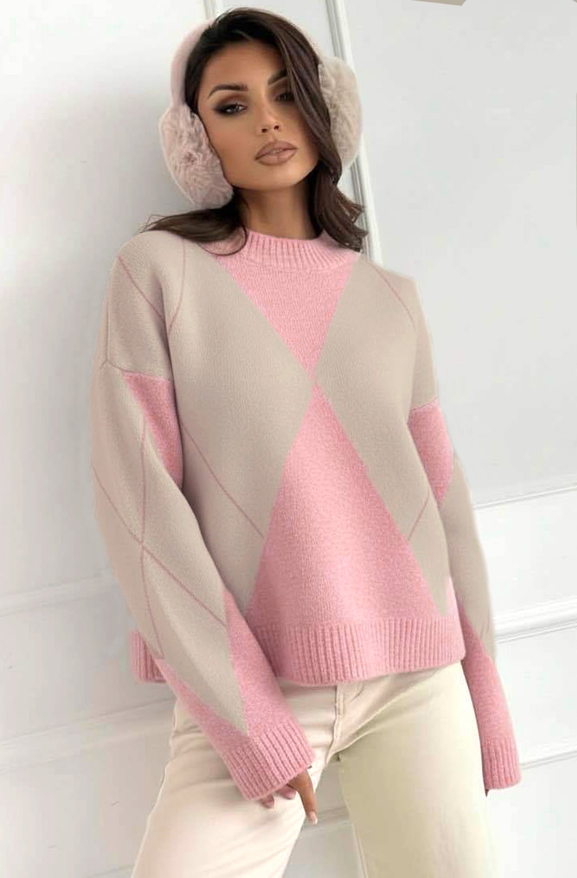 The "Arctic Argyle" Geometric Knit 🌸