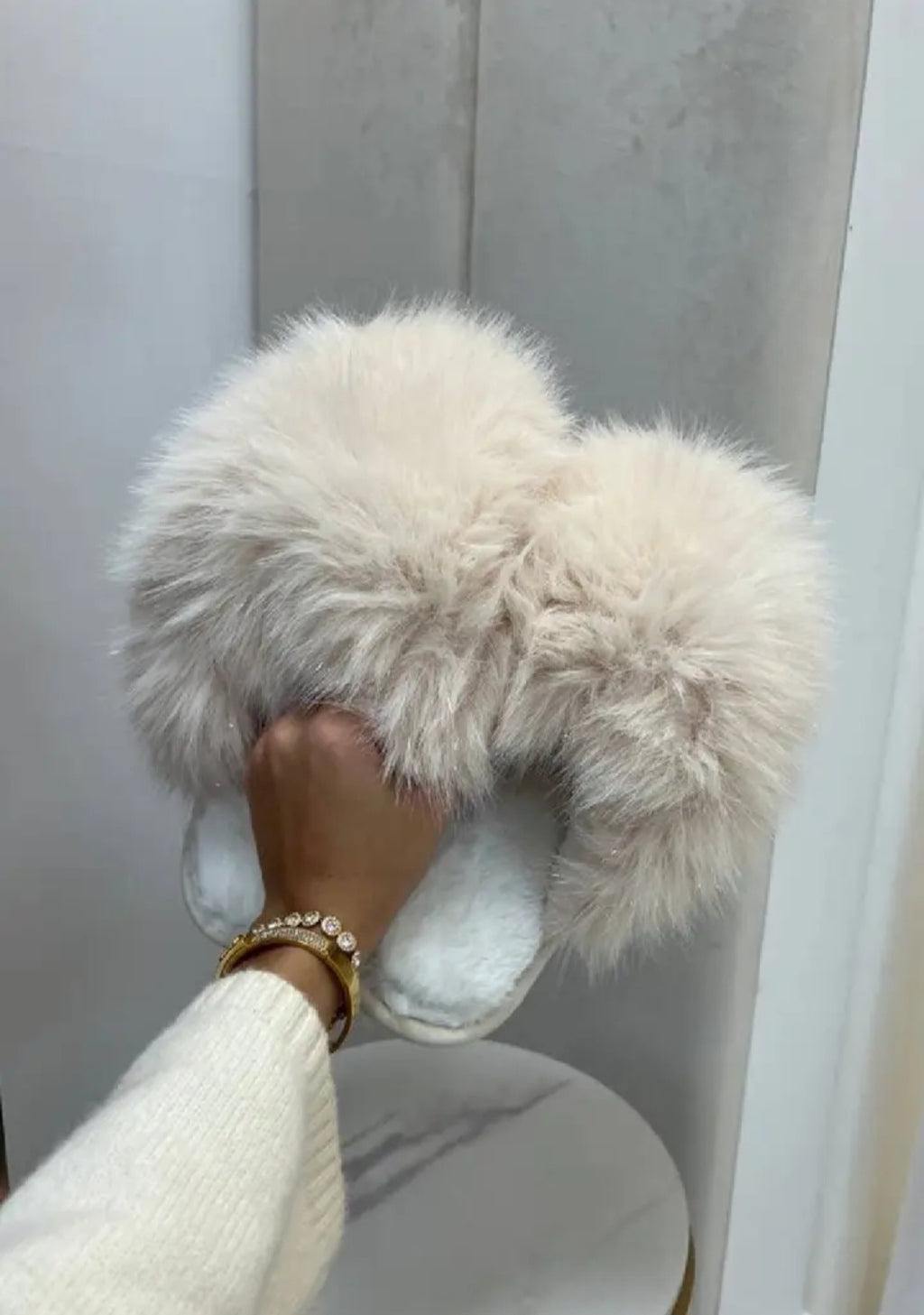 Extreme Oversized Fluffy Slippers