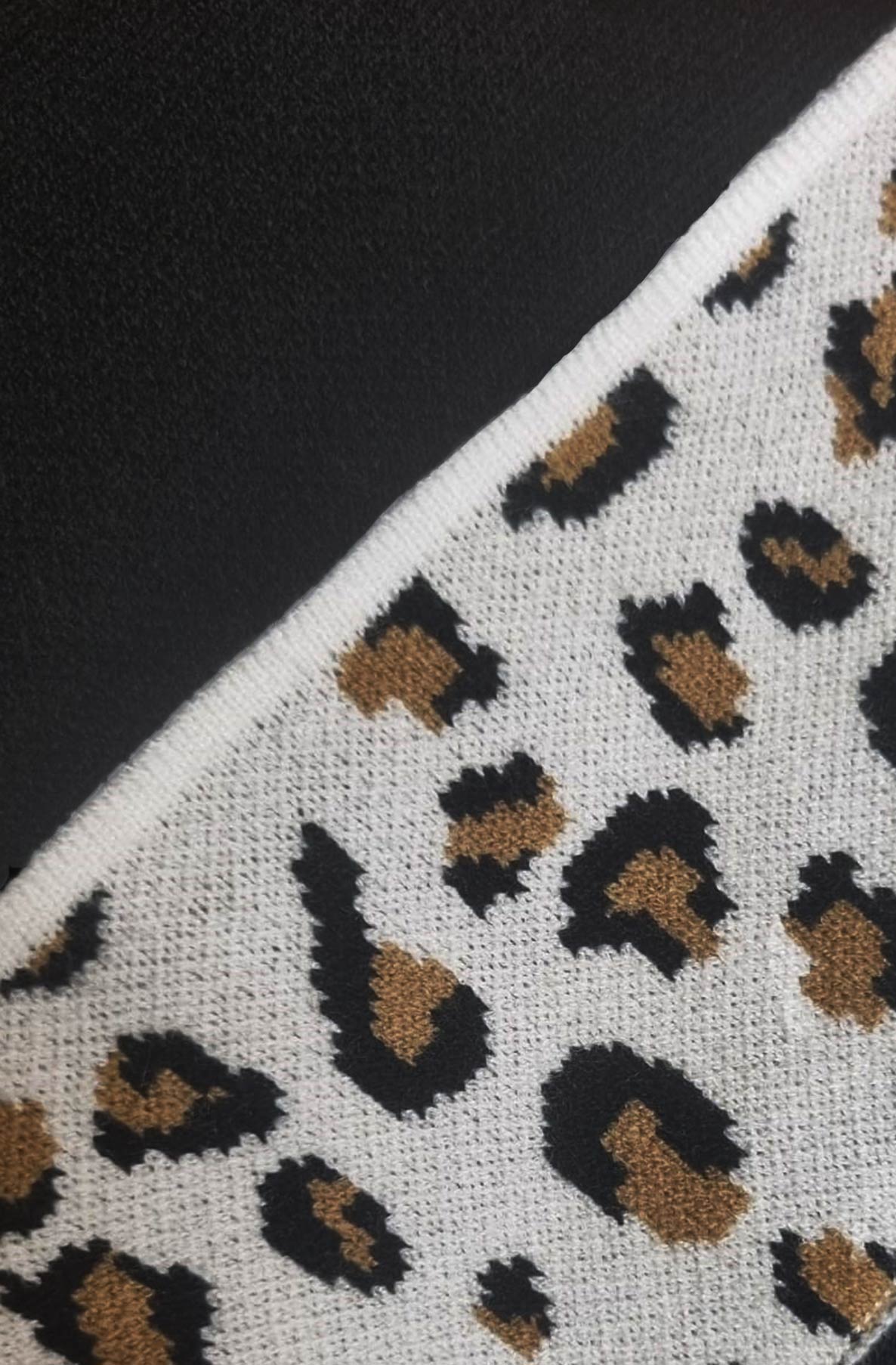 Oversized leopard Trim Knitted Top